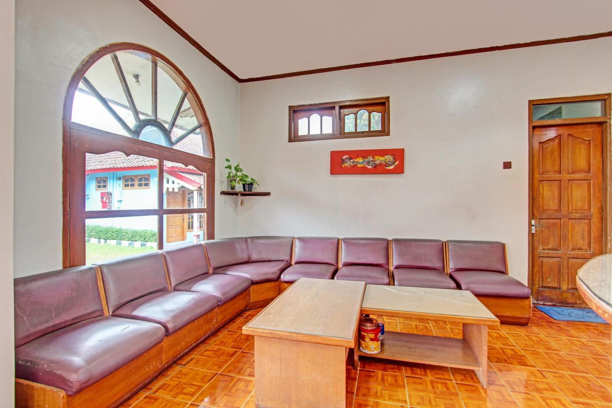 Capital O 91644 Loka Hause Salatiga Exterior foto
