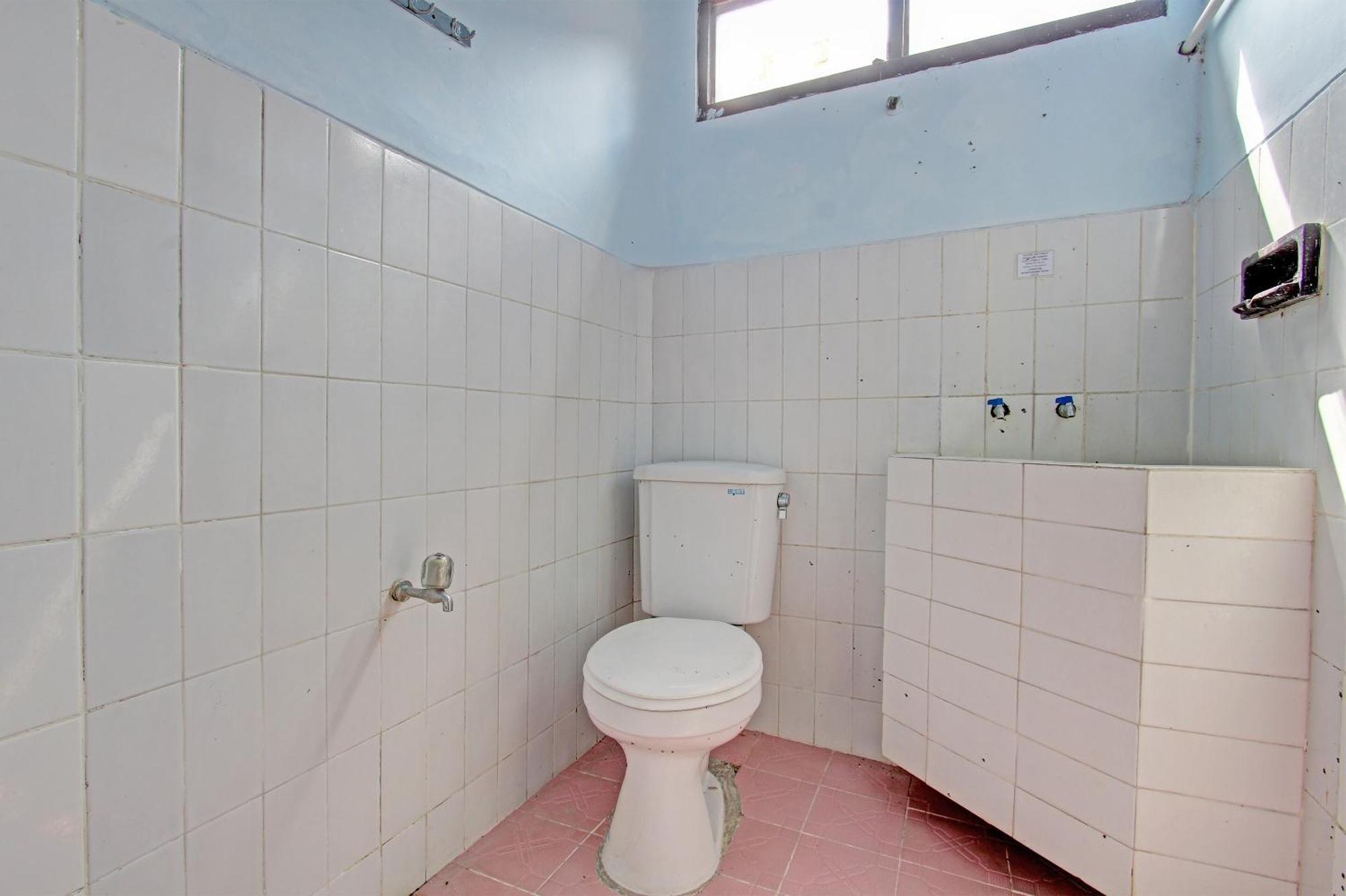 Capital O 91644 Loka Hause Salatiga Exterior foto
