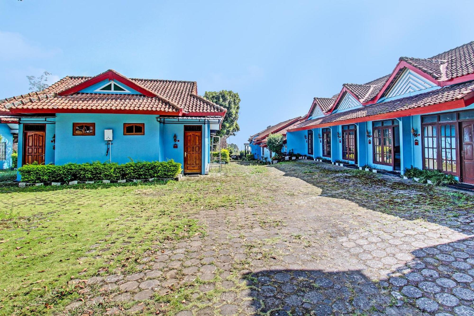 Capital O 91644 Loka Hause Salatiga Exterior foto